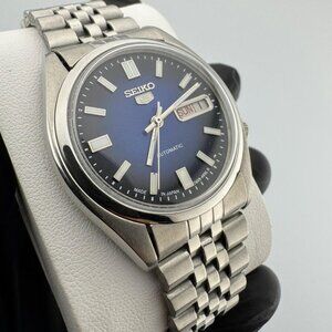 Seiko 5 Automatic  - Vintage Wrist Watch - Made in Japan